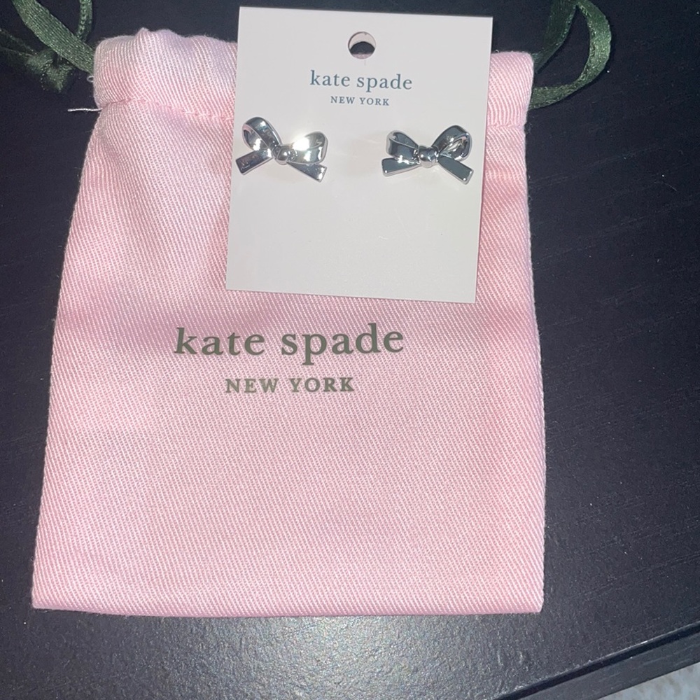 Never worn BOW Kate spade earrings with dust bag